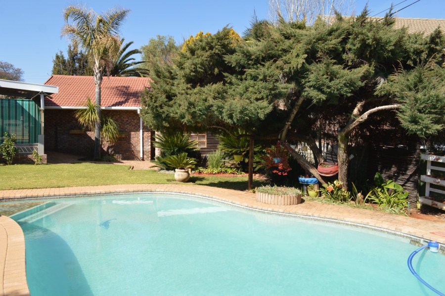 4 Bedroom Property for Sale in Wilkeville North West
